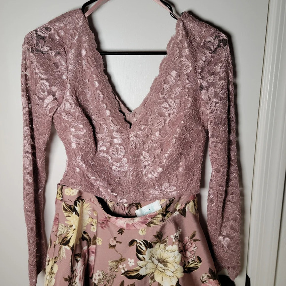 Camille La Vie 2-Piece Floral and Lace Elegant Shimmer Dress | Size 7 - Picture 5 of 13